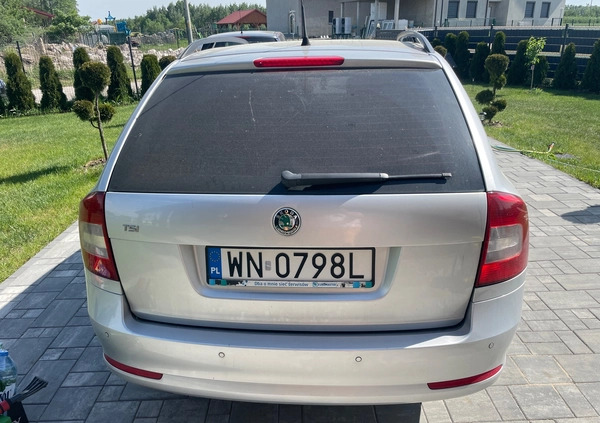 Skoda Octavia cena 18800 przebieg: 240000, rok produkcji 2009 z Toruń małe 67